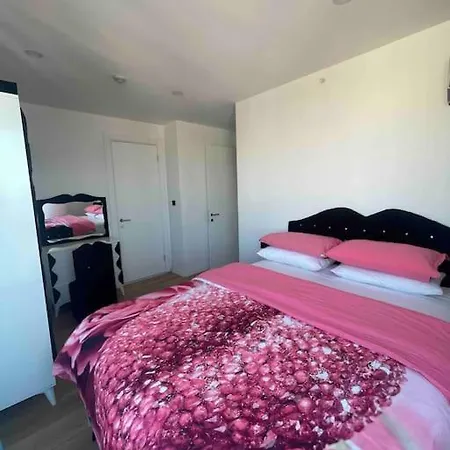 Luxurious 3-bedroom With Panoramic Views Estambul