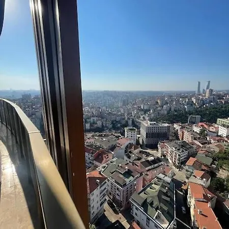 Luxurious 3-bedroom With Panoramic Views